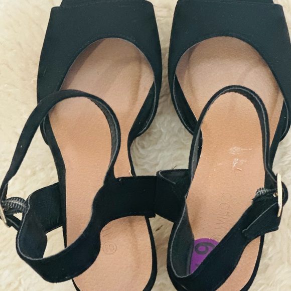 NEW Suede Ankle Strap Platform Chunky Heels Heeled Sandals Size 6 1/5 Black - Picture 5 of 8